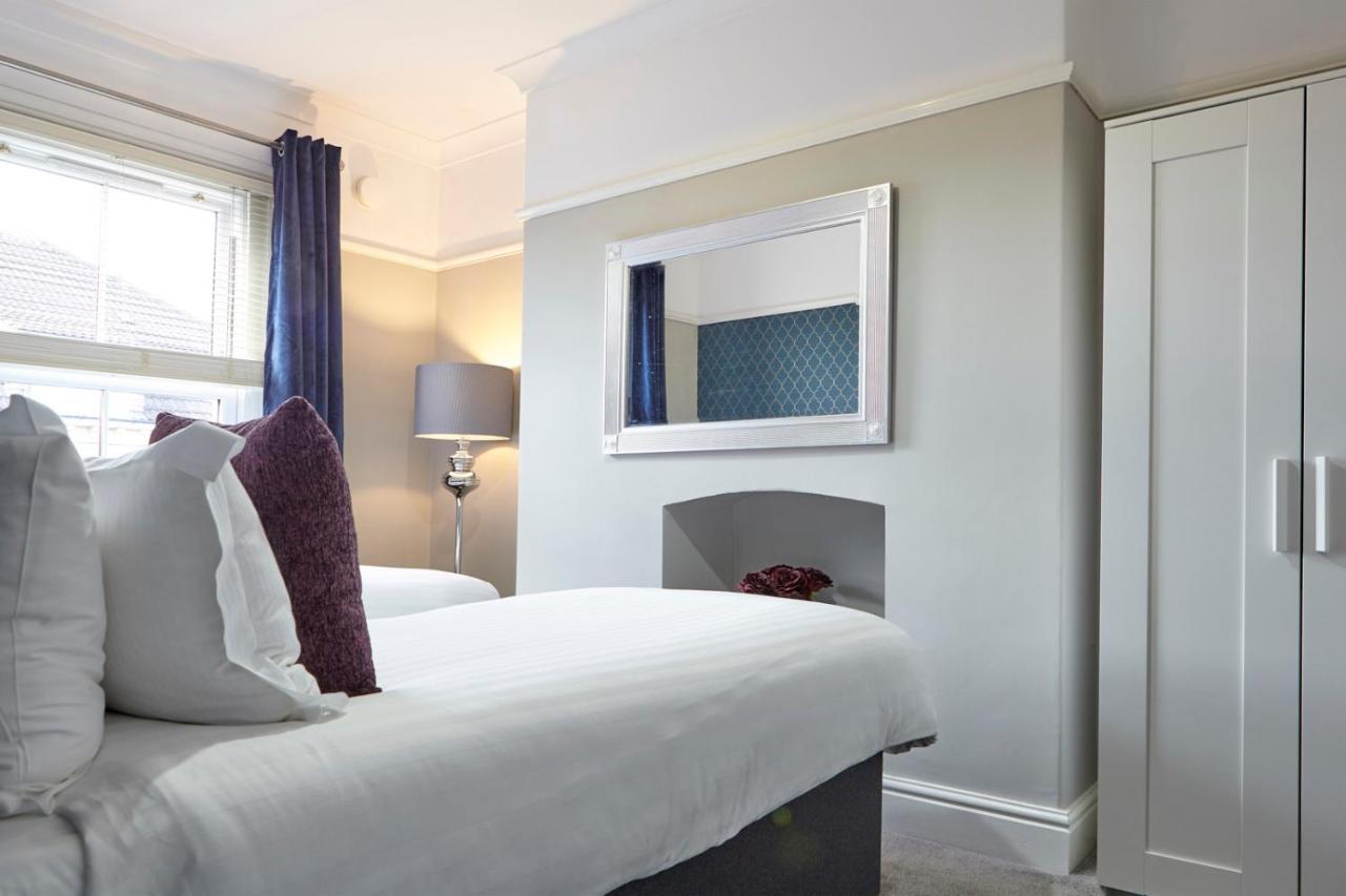 The Sunningdale Bristol Exterior photo