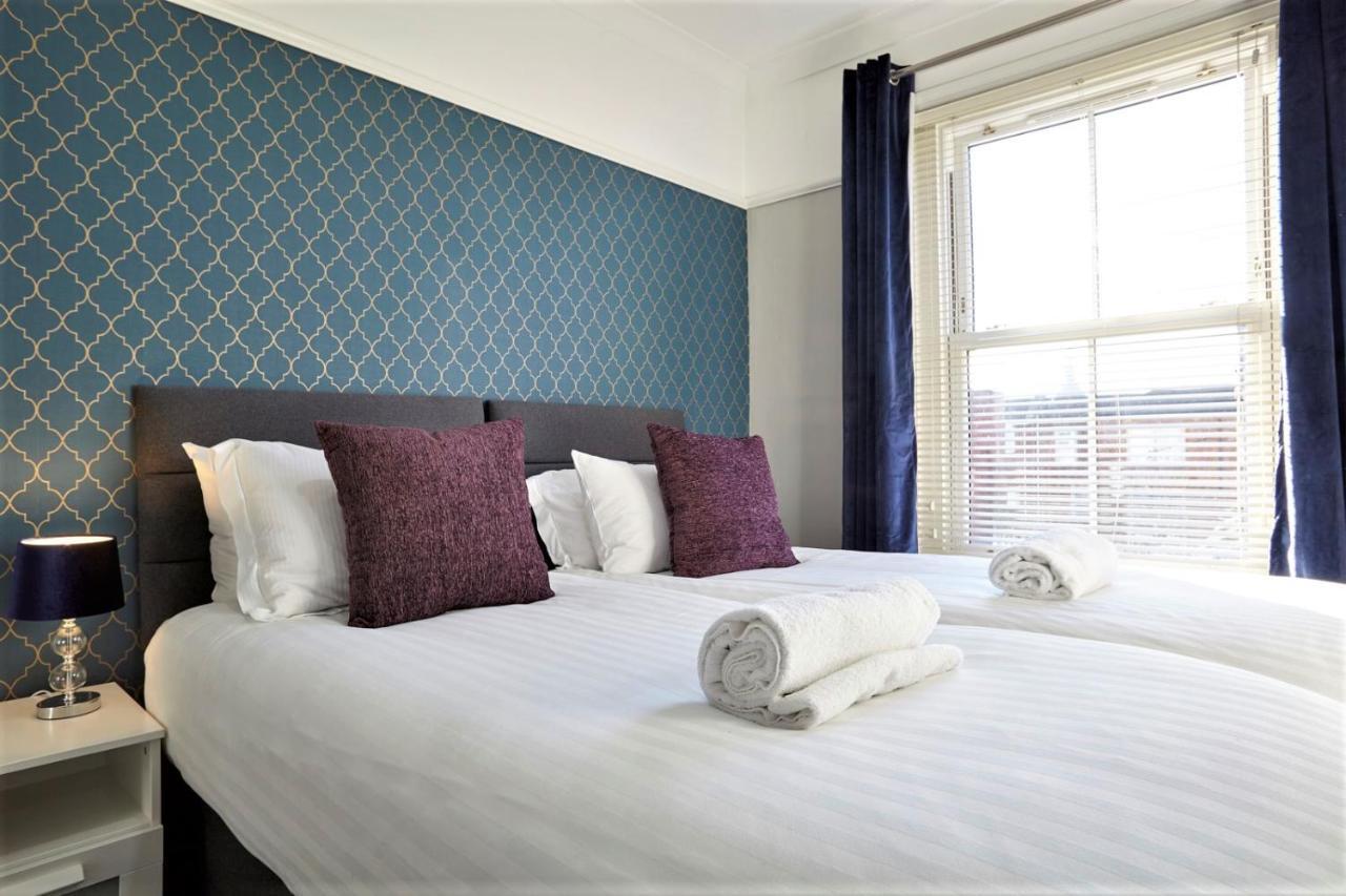 The Sunningdale Bristol Exterior photo